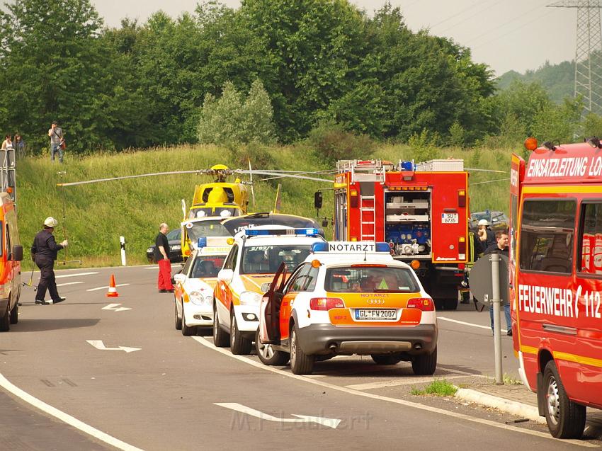 Schwerer Unfall mit Reisebus Lohmar Donrather Dreieck P109.JPG